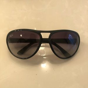 Ray-ban aviator sunglasses